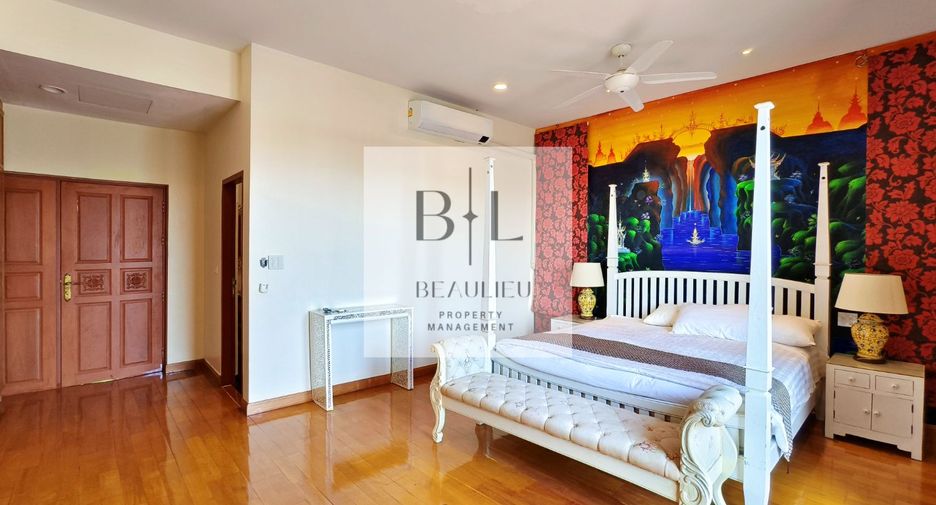 Haus zum Kauf mit 4 Zimmer in Sattahip, Chonburi