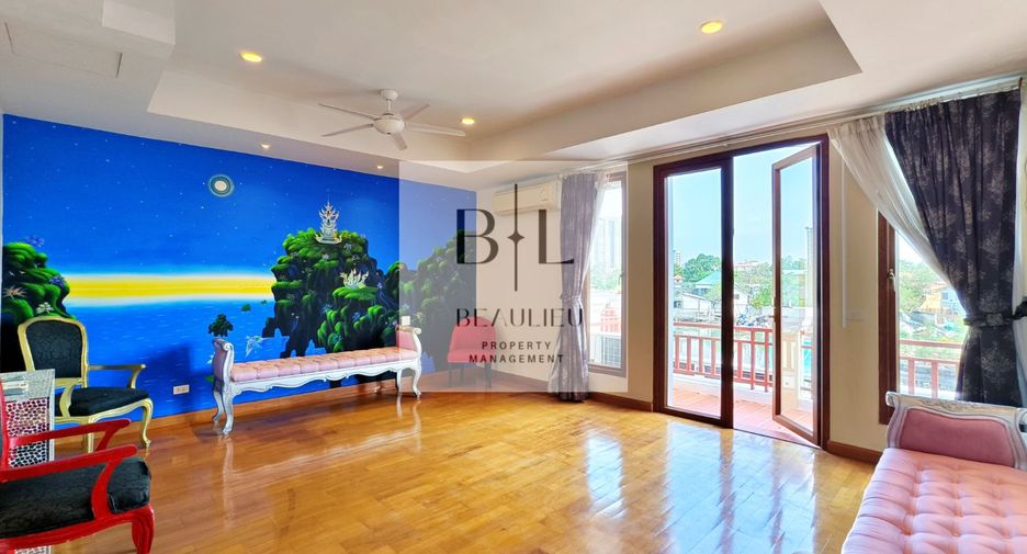 Haus zum Kauf mit 4 Zimmer in Sattahip, Chonburi