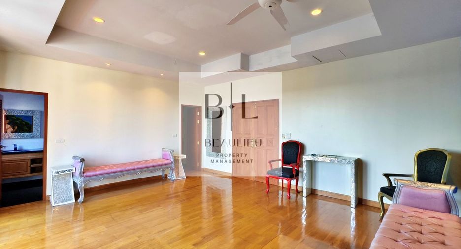 Haus zum Kauf mit 4 Zimmer in Sattahip, Chonburi