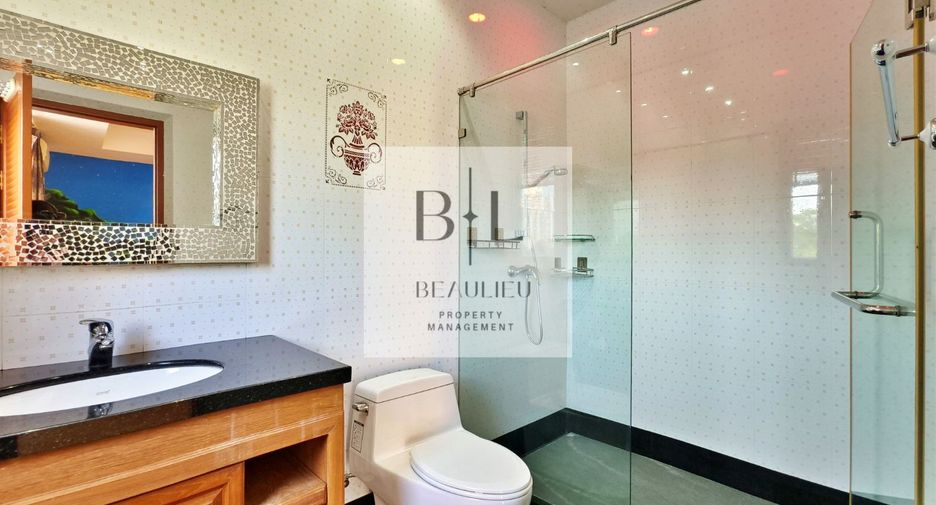 Haus zum Kauf mit 4 Zimmer in Sattahip, Chonburi