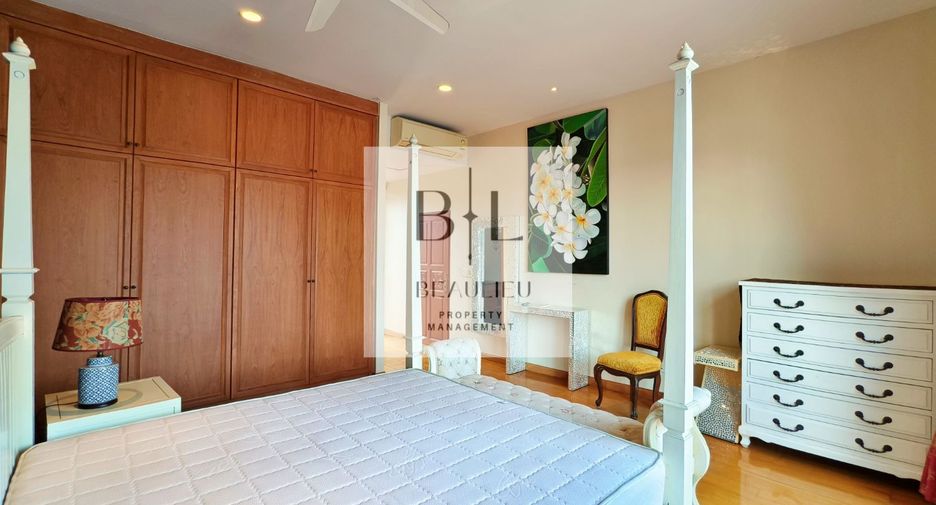 Haus zum Kauf mit 4 Zimmer in Sattahip, Chonburi