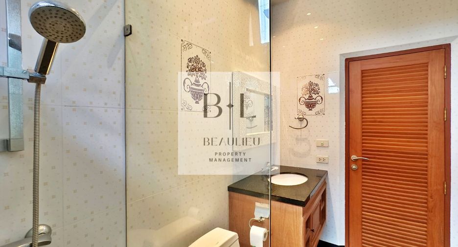 Haus zum Kauf mit 4 Zimmer in Sattahip, Chonburi