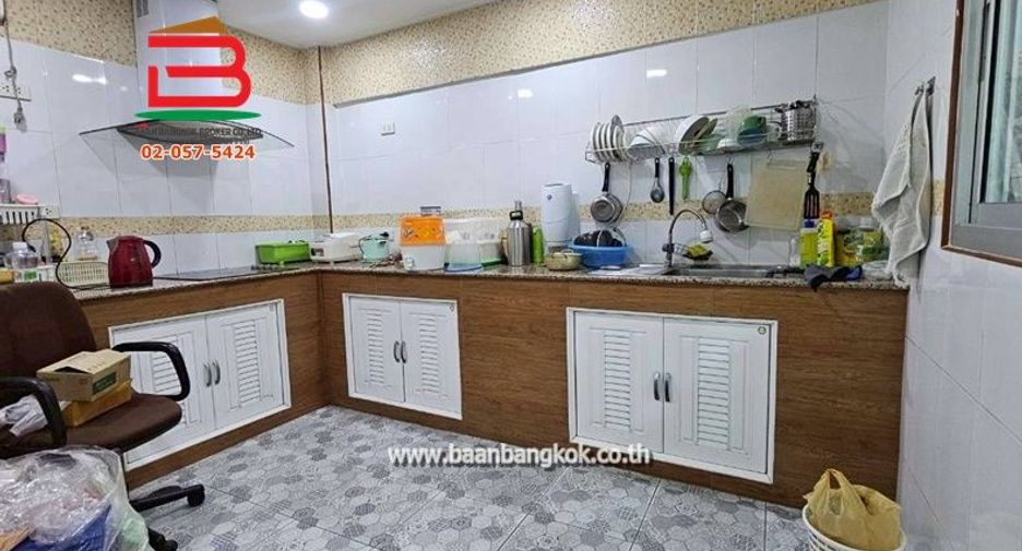 Casa adosada en venta de 2 habitaciones en Mueang Nonthaburi, Nonthaburi