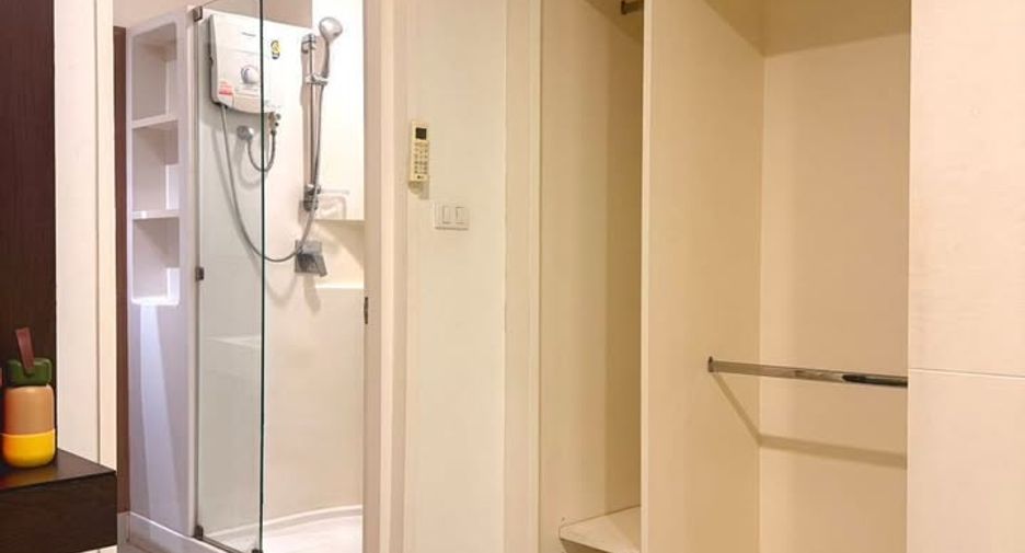 Condo en alquiler y en venta de 2 habitaciones en Khlong San, Bangkok