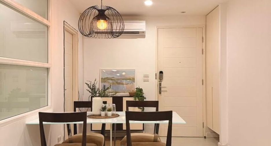 Condo en alquiler y en venta de 2 habitaciones en Khlong San, Bangkok