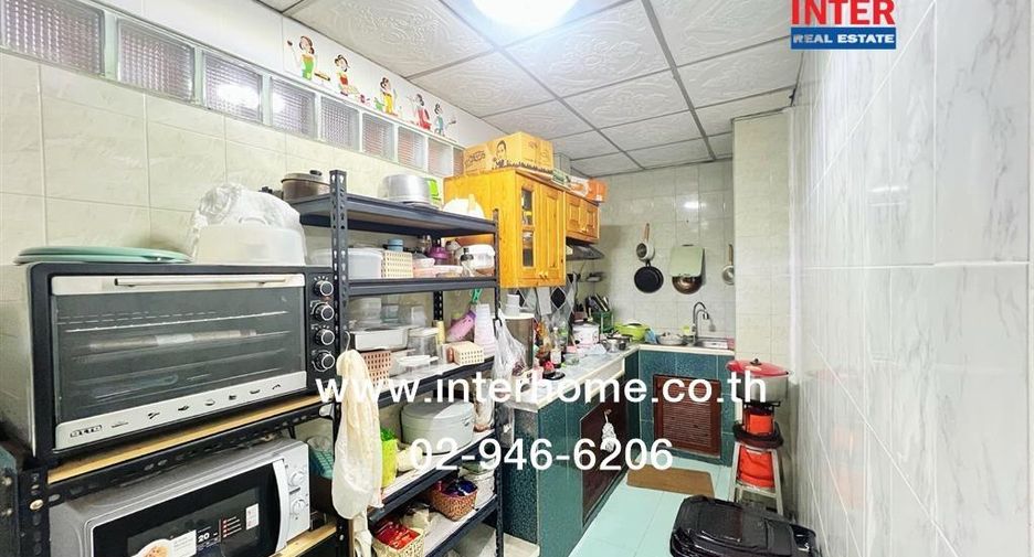Casa adosada en venta de 3 habitaciones en Bang Khae, Bangkok