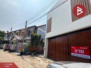 For sale 4 bedrooms townhouse in Mueang Pathum Thani, Pathum Thani