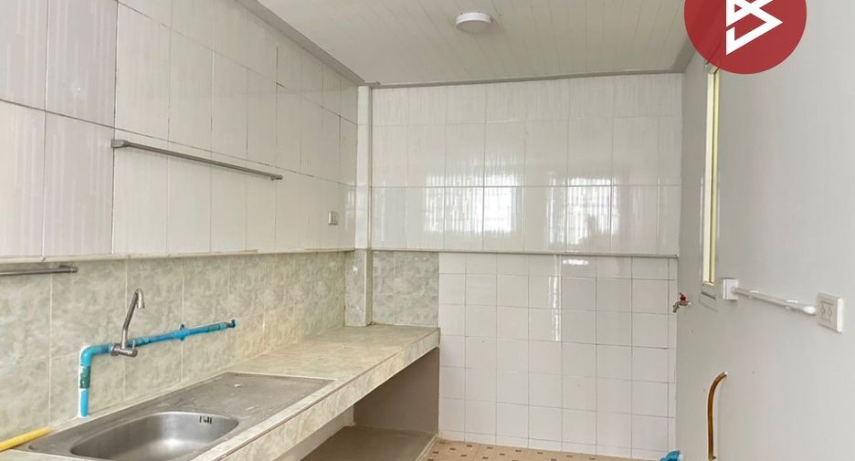 For sale 4 bedrooms townhouse in Mueang Pathum Thani, Pathum Thani