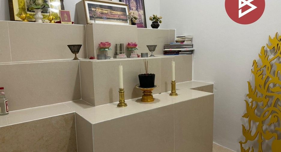 For sale 4 bedrooms townhouse in Mueang Pathum Thani, Pathum Thani
