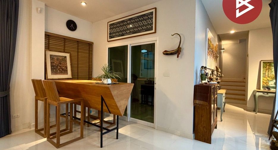 For sale 4 bedrooms house in Lam Luk Ka, Pathum Thani