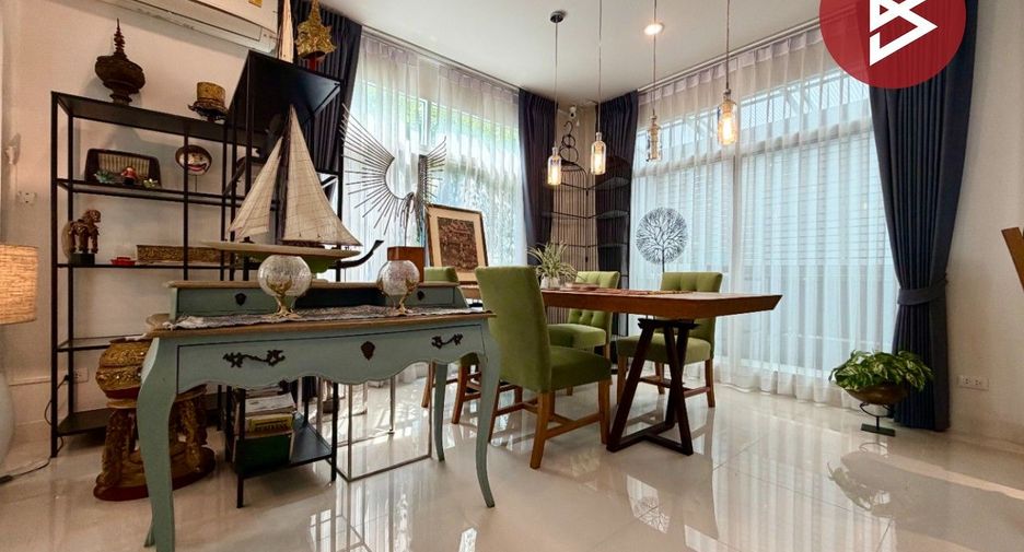 For sale 4 bedrooms house in Lam Luk Ka, Pathum Thani
