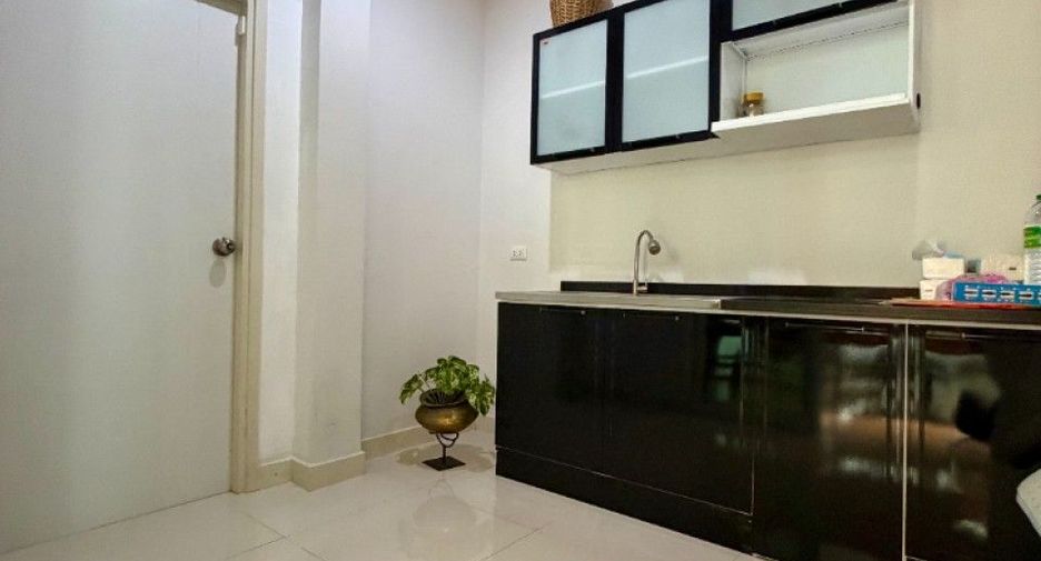 For sale 4 bedrooms house in Lam Luk Ka, Pathum Thani