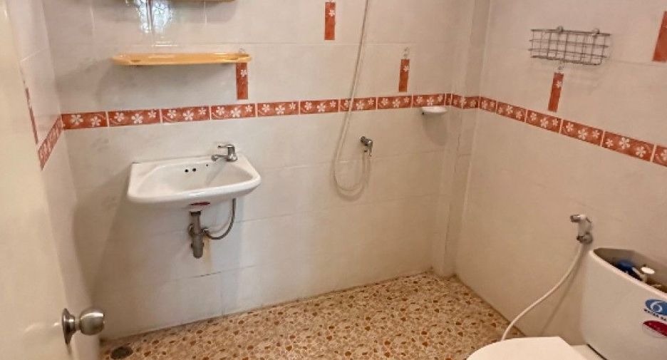 For sale 2 bedrooms house in Mueang Phitsanulok, Phitsanulok
