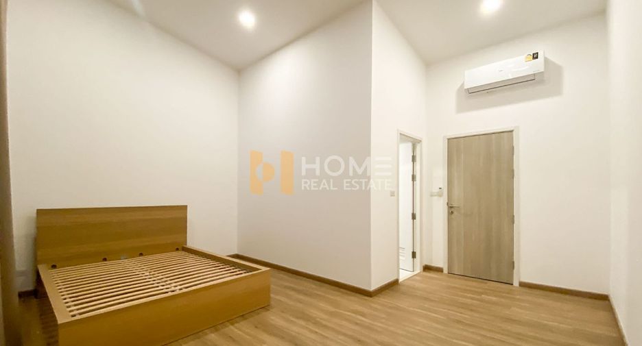 For sale 4 ベッドルーム townhouse in Bang Khae, Bangkok