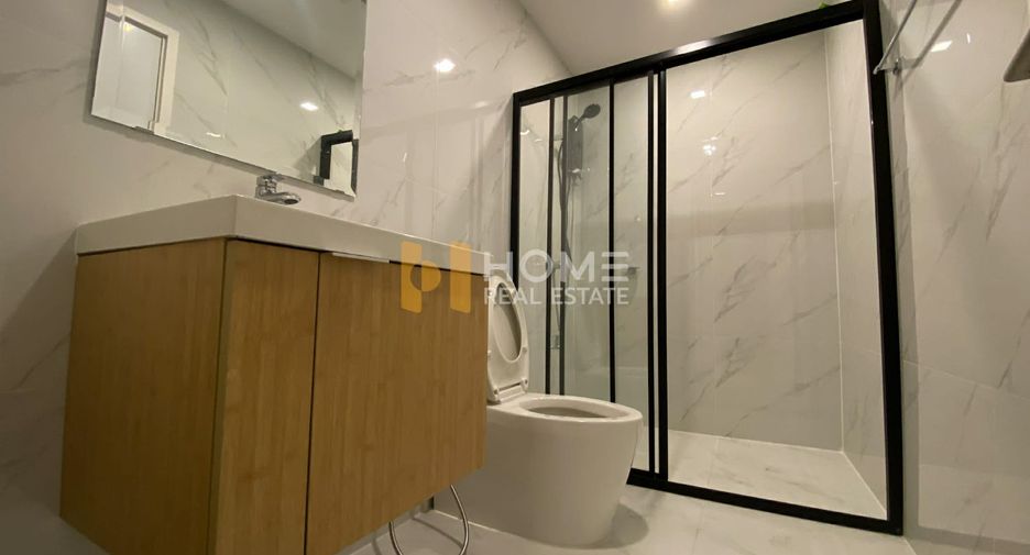 For sale 4 ベッドルーム townhouse in Bang Khae, Bangkok