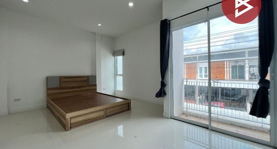 Reihenhaus zum Kauf mit 4 Zimmer in Mueang Chon Buri, Chonburi