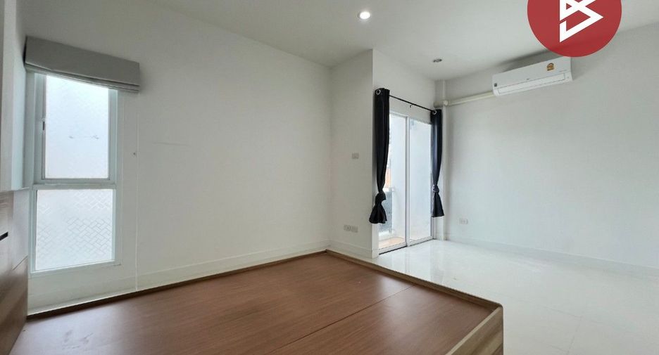 Reihenhaus zum Kauf mit 4 Zimmer in Mueang Chon Buri, Chonburi