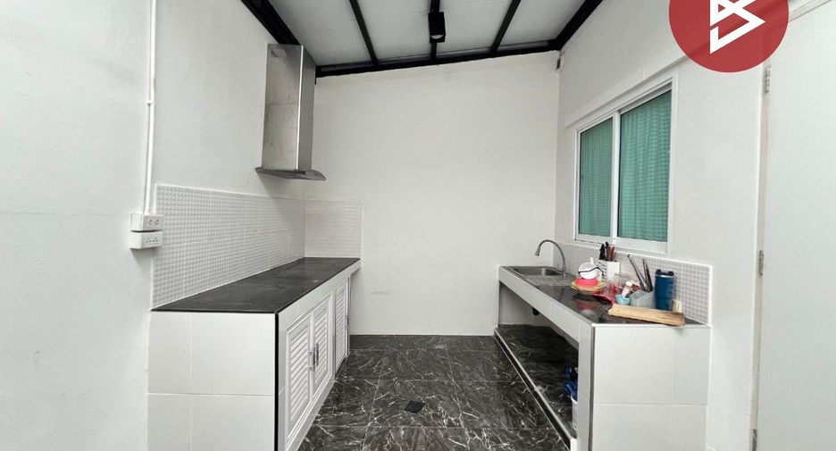 Reihenhaus zum Kauf mit 4 Zimmer in Mueang Chon Buri, Chonburi