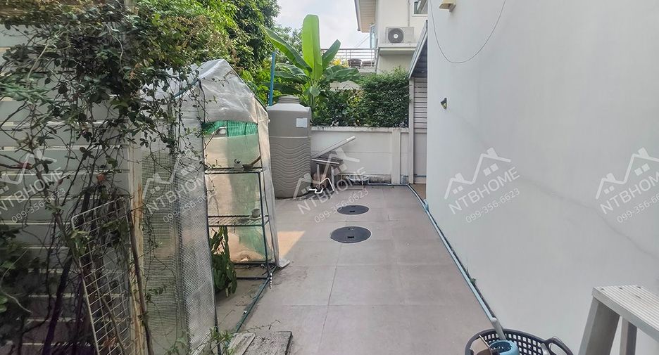 For sale 3 bedrooms house in Mueang Pathum Thani, Pathum Thani