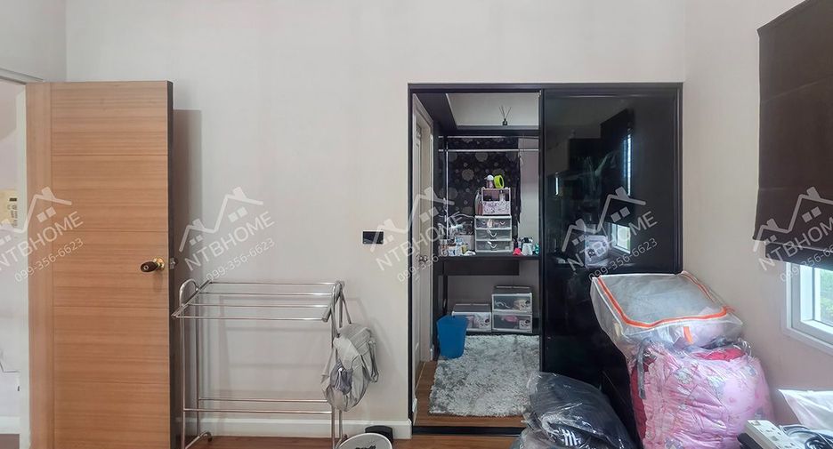 For sale 3 bedrooms house in Mueang Pathum Thani, Pathum Thani