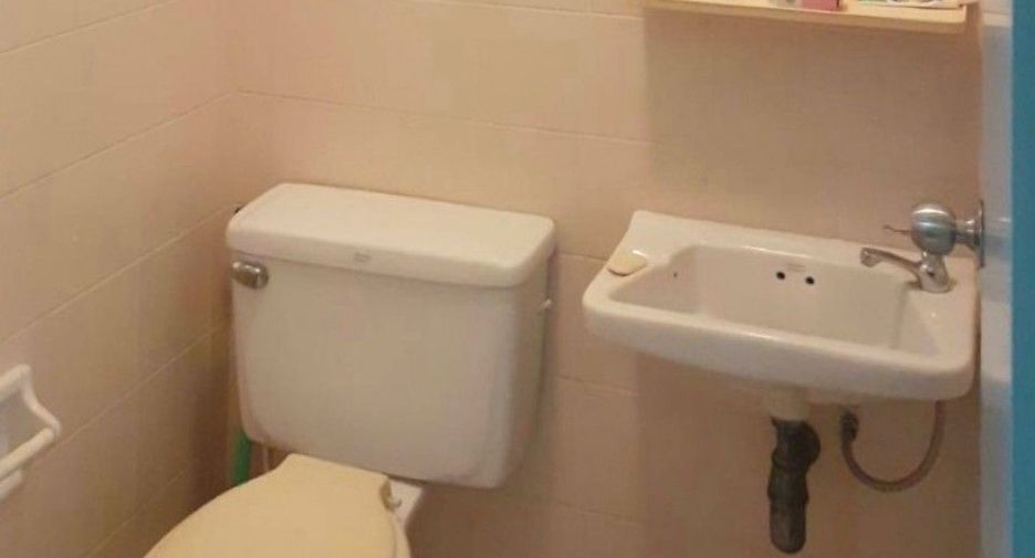 Reihenhaus zum Kauf mit 2 Zimmer in Lat Krabang, Bangkok
