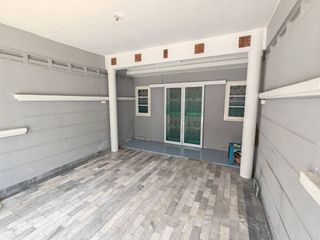 Продажа 2 спальни таунхаус в Pak Kret, Нонтабури