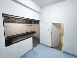Продажа 2 спальни таунхаус в Pak Kret, Нонтабури