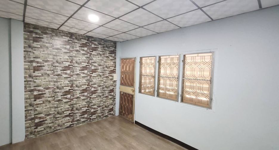 For sale 2 bedrooms townhouse in Pak Kret, Nonthaburi