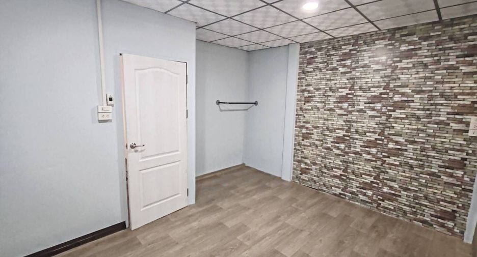 For sale 2 bedrooms townhouse in Pak Kret, Nonthaburi