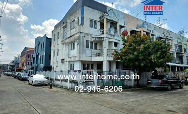 For sale 4 bedrooms townhouse in Lat Phrao, Bangkok
