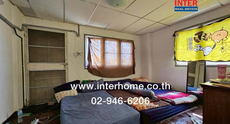 Casa adosada en venta de 4 habitaciones en Lat Phrao, Bangkok