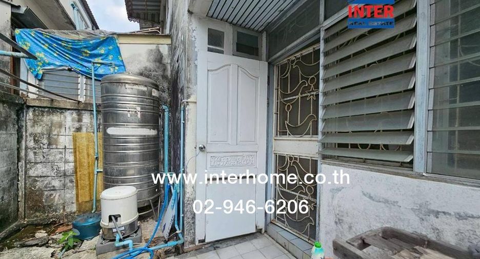 Casa adosada en venta de 4 habitaciones en Lat Phrao, Bangkok