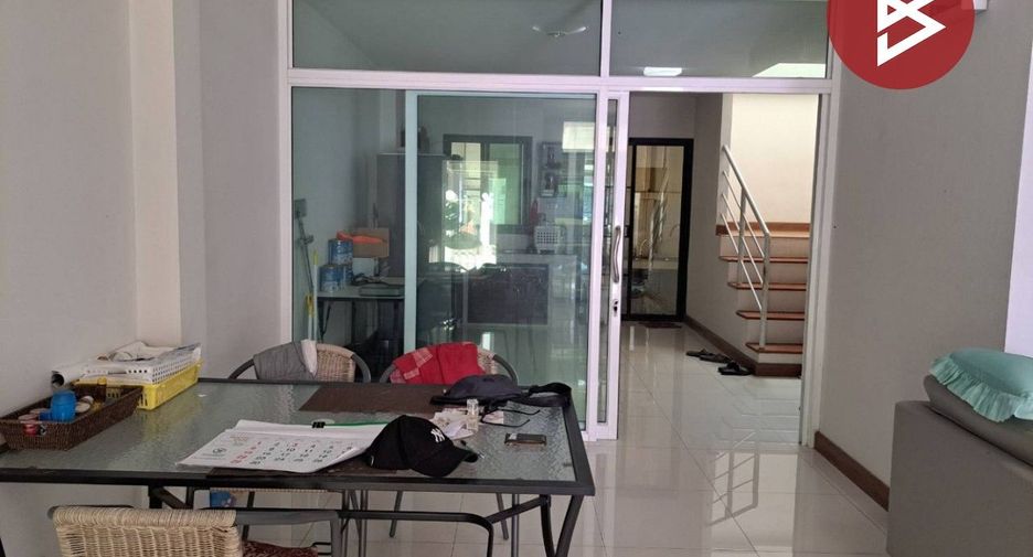 For sale 3 bedrooms townhouse in Mueang Nakhon Sawan, Nakhon Sawan