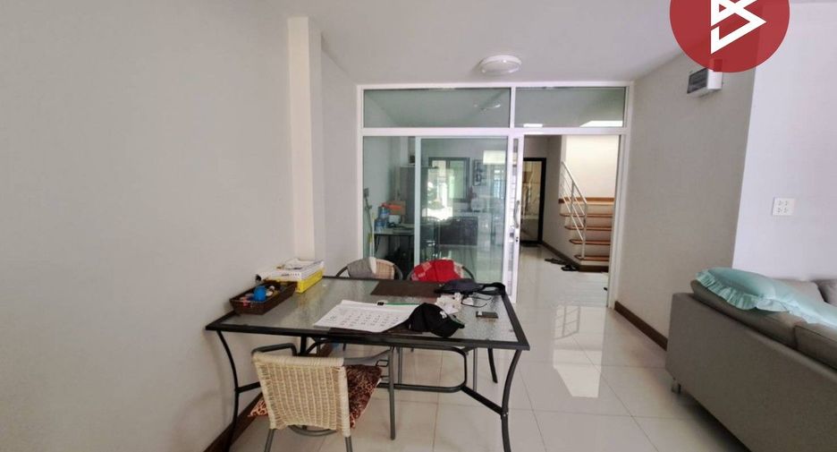 For sale 3 bedrooms townhouse in Mueang Nakhon Sawan, Nakhon Sawan