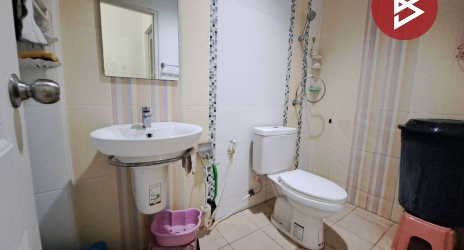 For sale 3 bedrooms townhouse in Mueang Nakhon Sawan, Nakhon Sawan