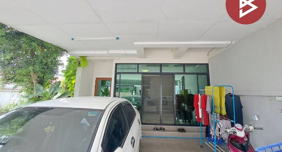 For sale 3 bedrooms townhouse in Mueang Nakhon Sawan, Nakhon Sawan