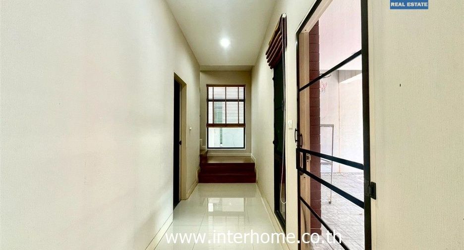 For sale 3 bedrooms house in Saphan Sung, Bangkok