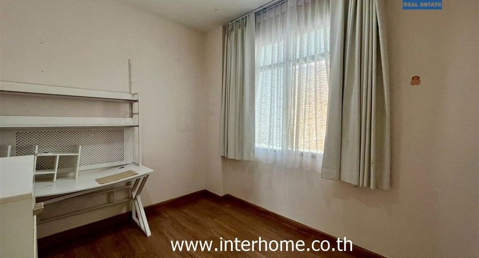 For sale 3 bedrooms house in Saphan Sung, Bangkok