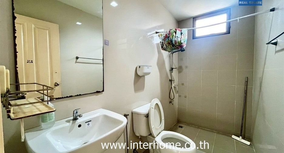 For sale 3 bedrooms house in Saphan Sung, Bangkok