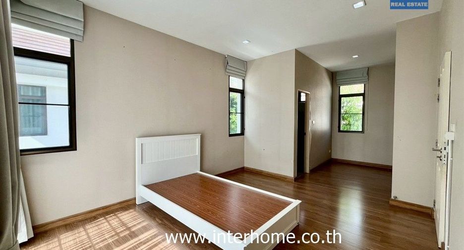 For sale 3 bedrooms house in Saphan Sung, Bangkok