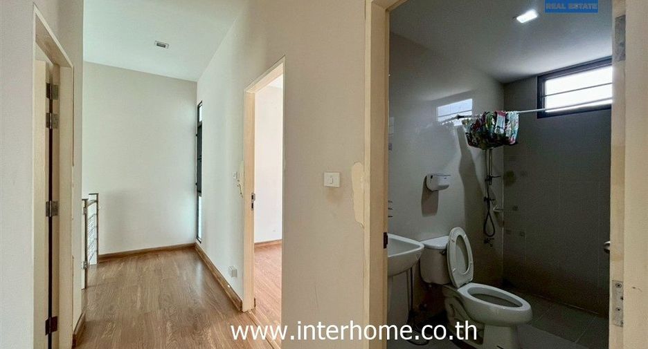 For sale 3 bedrooms house in Saphan Sung, Bangkok