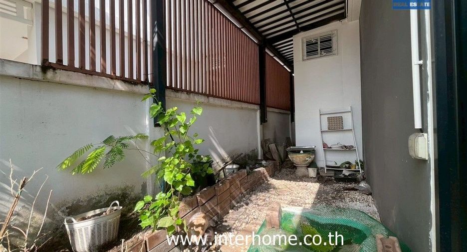 For sale 3 bedrooms house in Saphan Sung, Bangkok