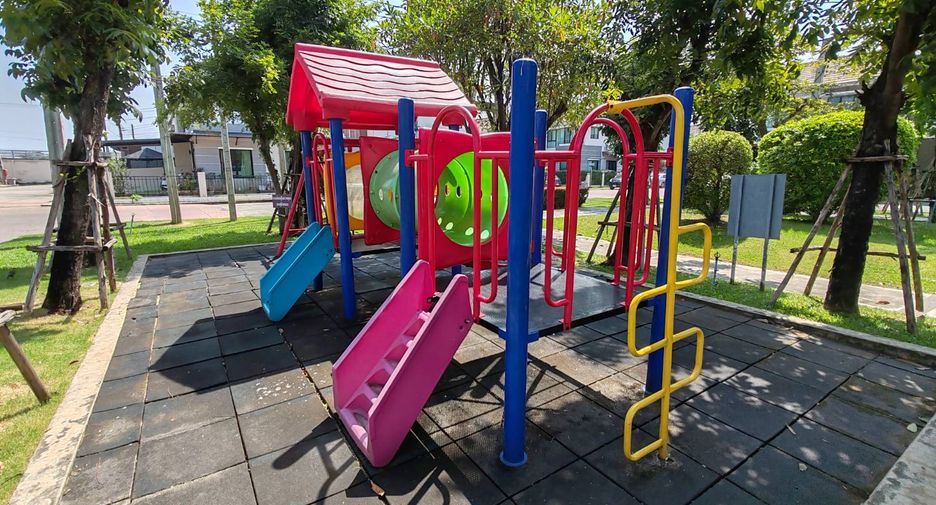 ขาย 4 ห้องนอน บ้านเดี่ยว ใน ไทรน้อย, นนทบุรี