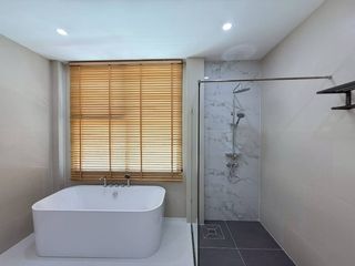 Villa en alquiler y en venta de 4 habitaciones en Hang Dong, Chiang Mai