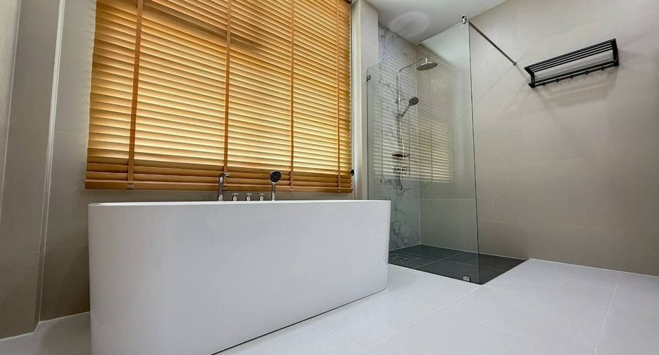 For rent and for sale 4 bedrooms villa in Hang Dong, Chiang Mai