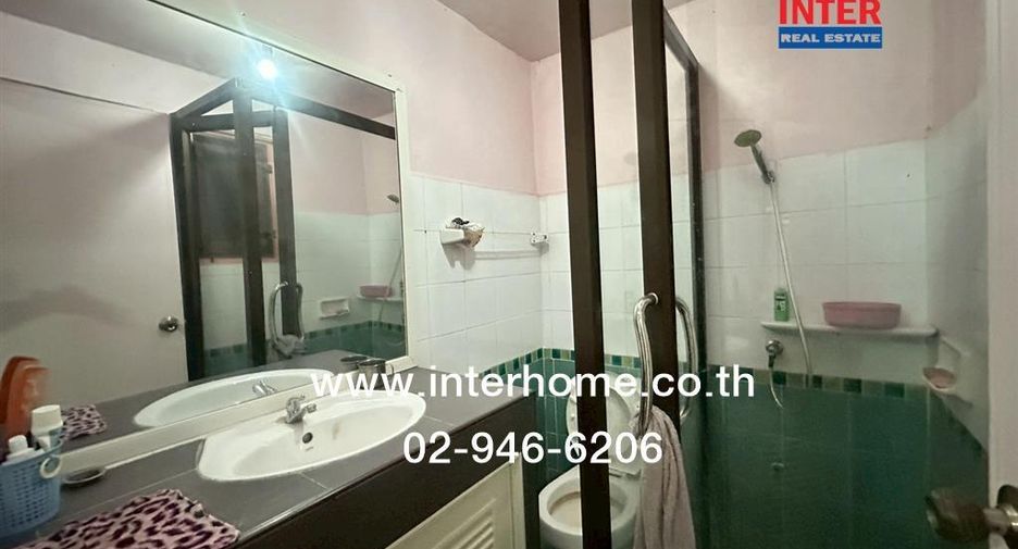 For sale 3 bedrooms townhouse in Khlong Luang, Pathum Thani