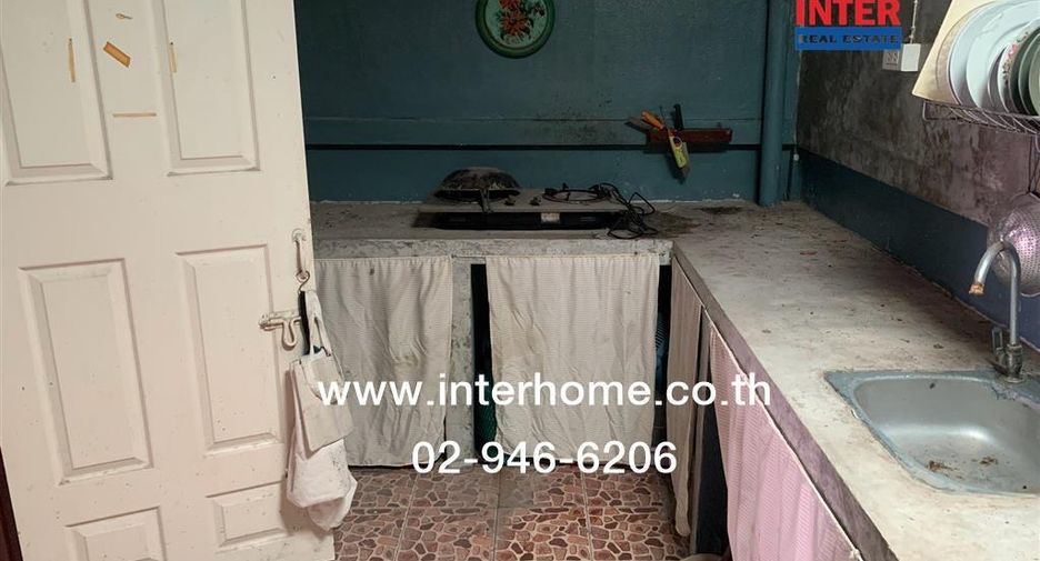 À vendre 2 chambres maison de ville à Lat Krabang, Bangkok