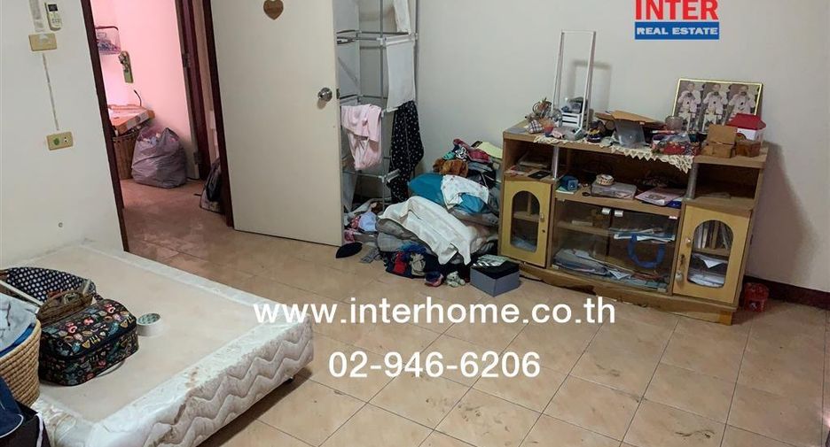 À vendre 2 chambres maison de ville à Lat Krabang, Bangkok