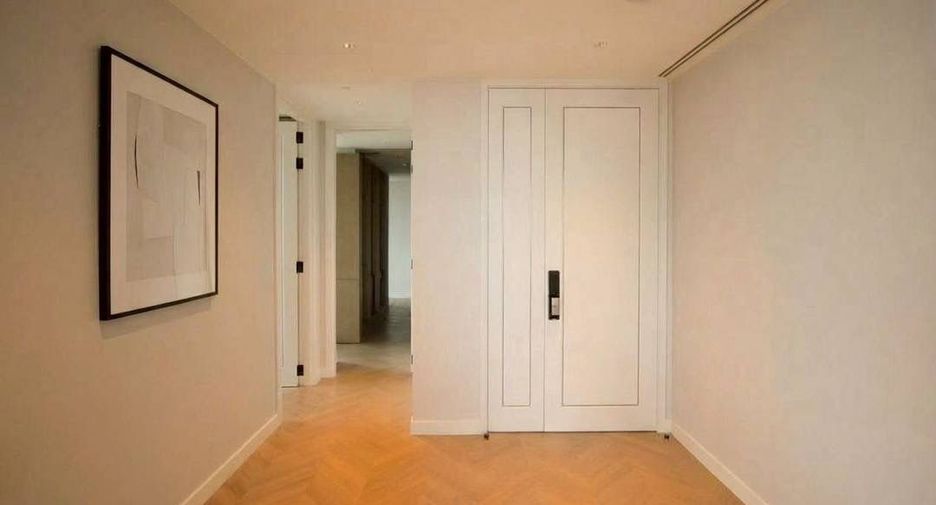 For rent and for sale 3 bedrooms condo in Sathon, Bangkok