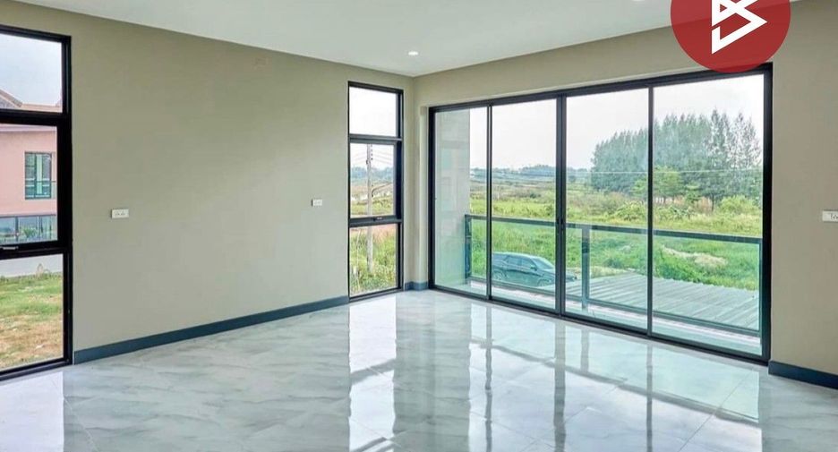 For sale 4 bedrooms house in Mueang Prachinburi, Prachin Buri
